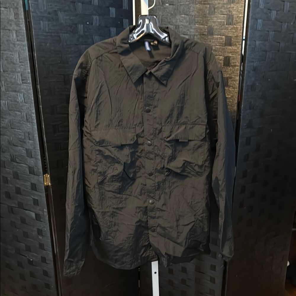 Divided Black Lightweight Puffer Jacket Large